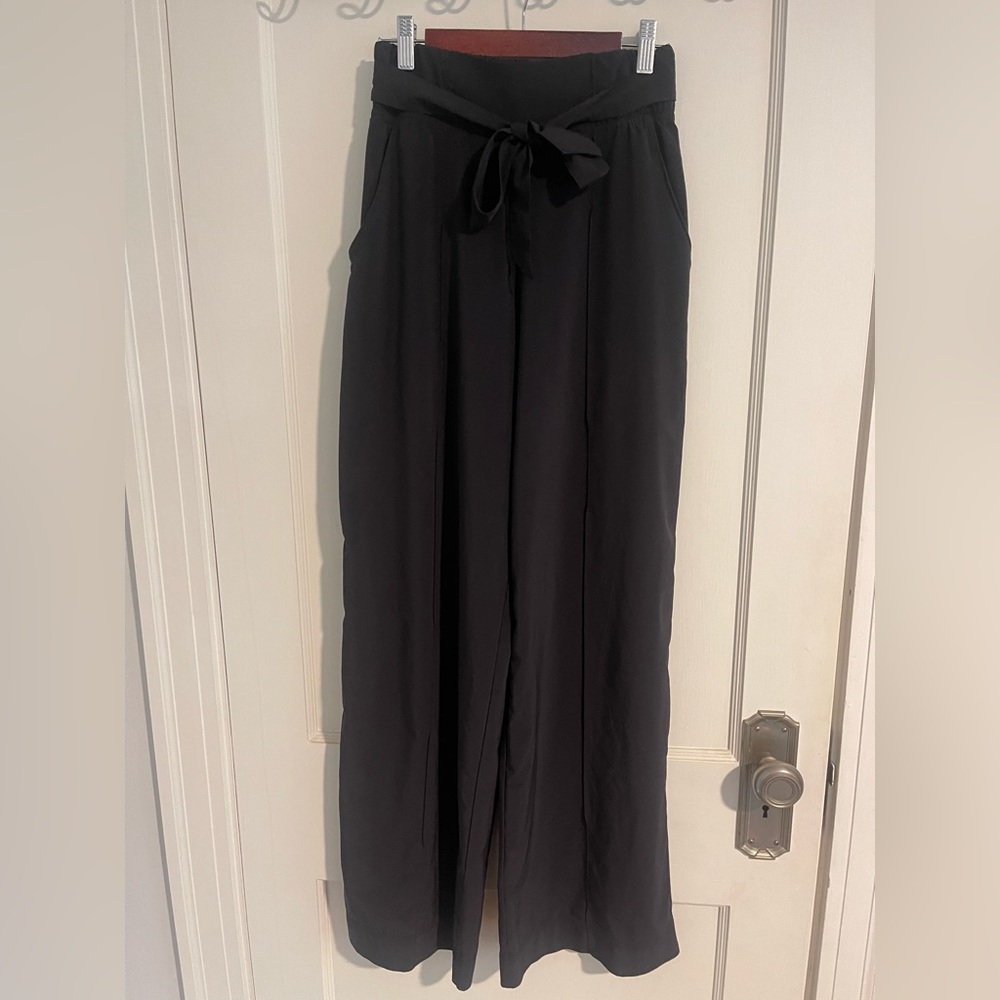 Lululemon Wide Leg Trouser type pants. Sash belt, can be dressed up or down.